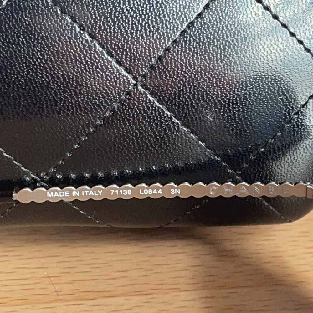 Chanel Silver/gray pearl rare round runaway 71138 L0844 - Picture 6 of 17